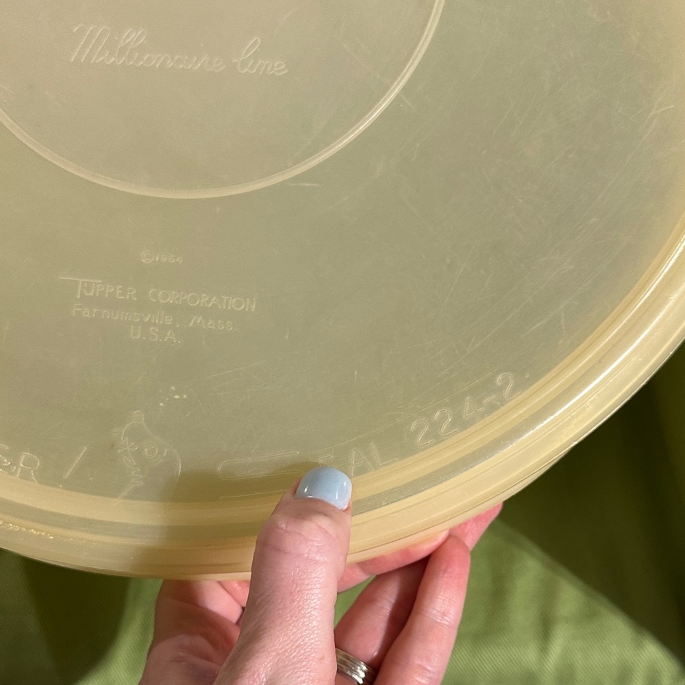 Tupperware Cream Container - Picture 3 of 7